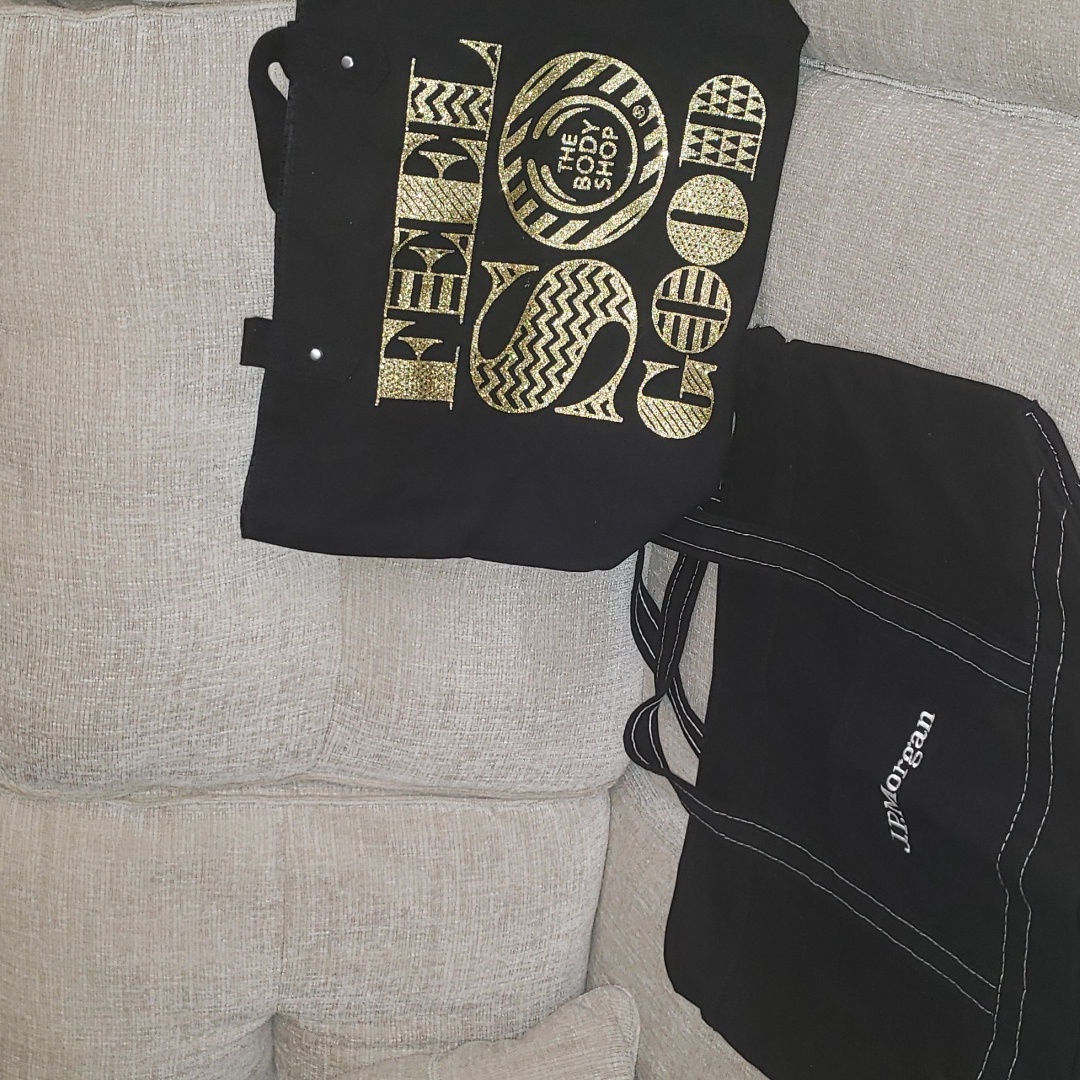 2 Totes